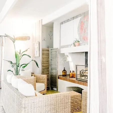 Hotel Restaurant Les Arnelles