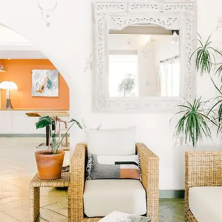 Hotel Restaurant Les Arnelles 4*