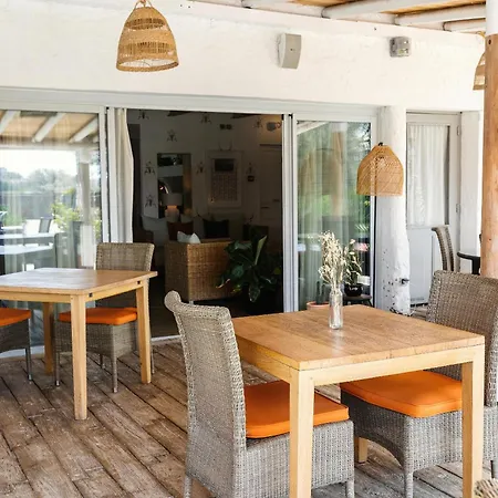 Hotel Restaurant Les Arnelles 4*