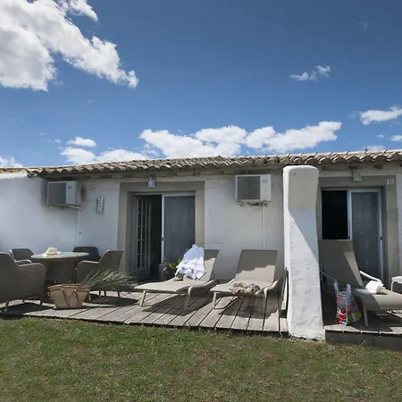 Hotel Restaurant Les Arnelles 4*